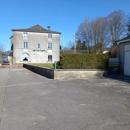 Petite Chatelaine Batiment Les Chevaliers Herbeumont Exterior foto