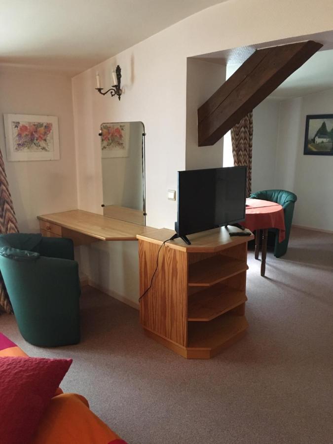Petite Chatelaine Batiment Les Chevaliers Herbeumont Exterior foto