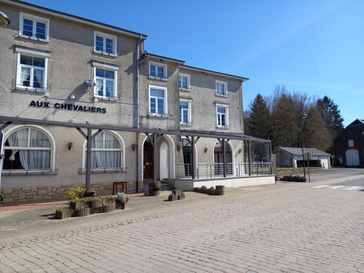 Petite Chatelaine Batiment Les Chevaliers Herbeumont Exterior foto